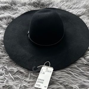 Wide brim wool hat